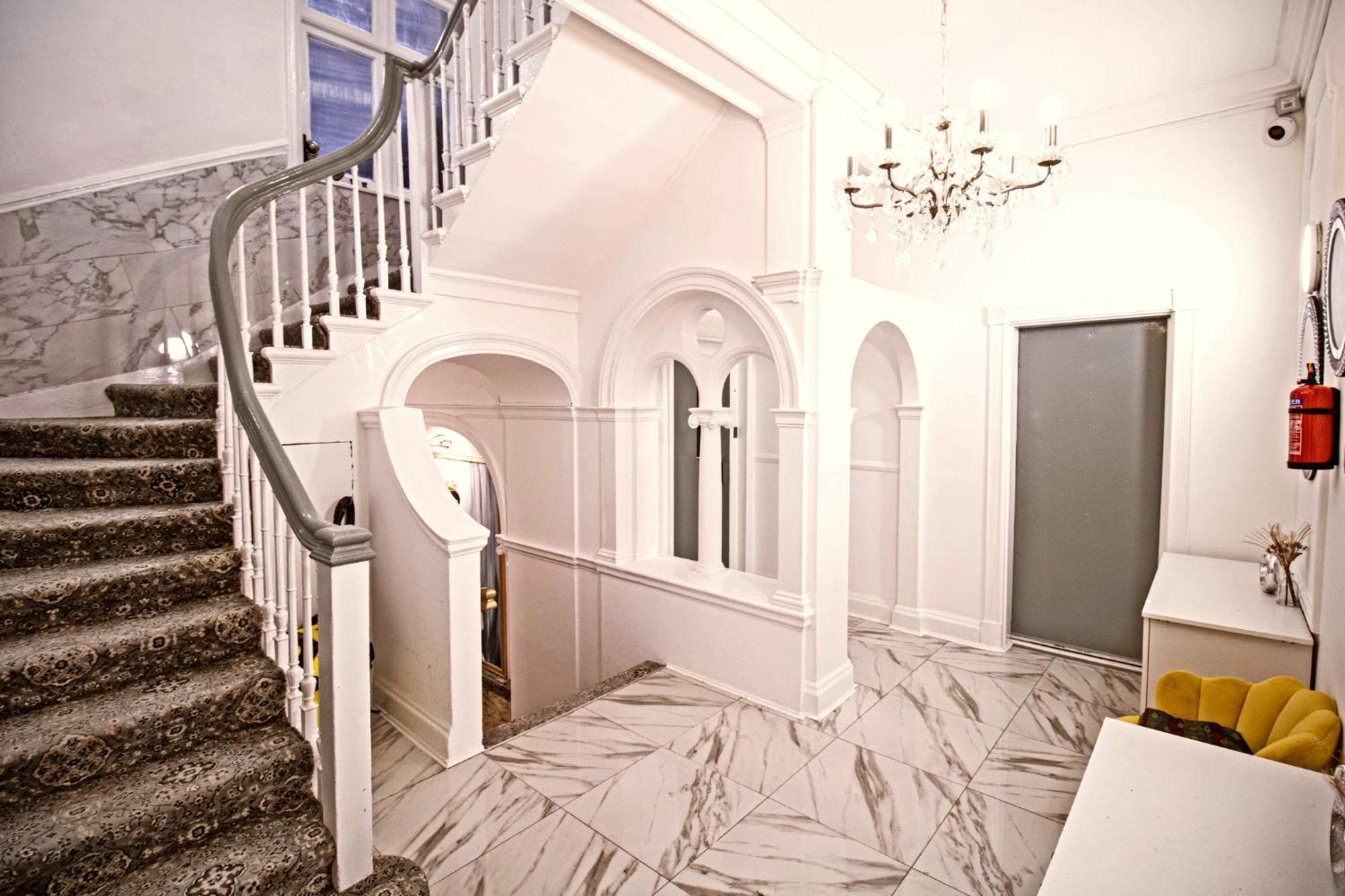 Spacious Studio Apartment On Oxford Street 9Gc London Exterior photo