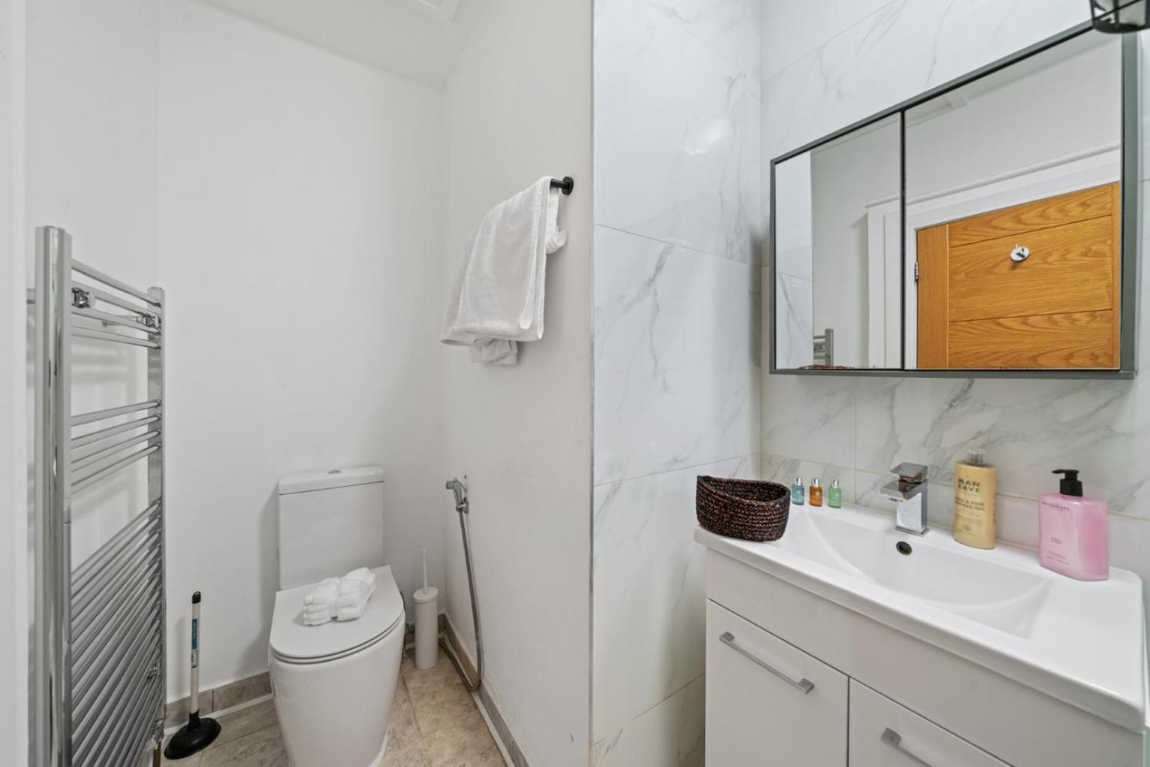 Spacious Studio Apartment On Oxford Street 9Gc London Exterior photo
