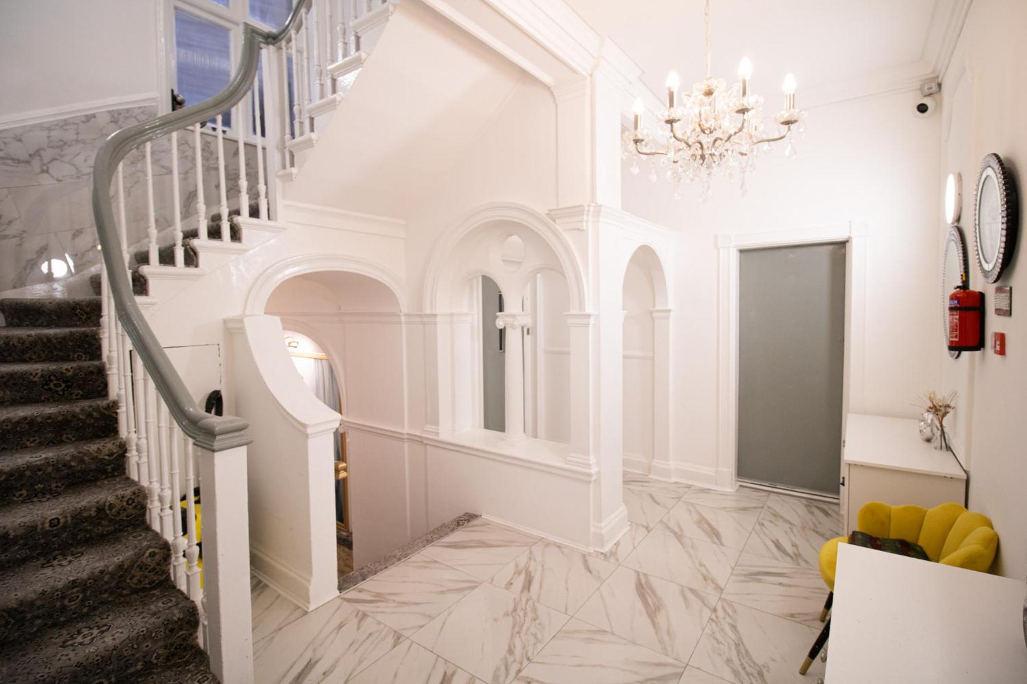 Spacious Studio Apartment On Oxford Street 9Gc London Exterior photo