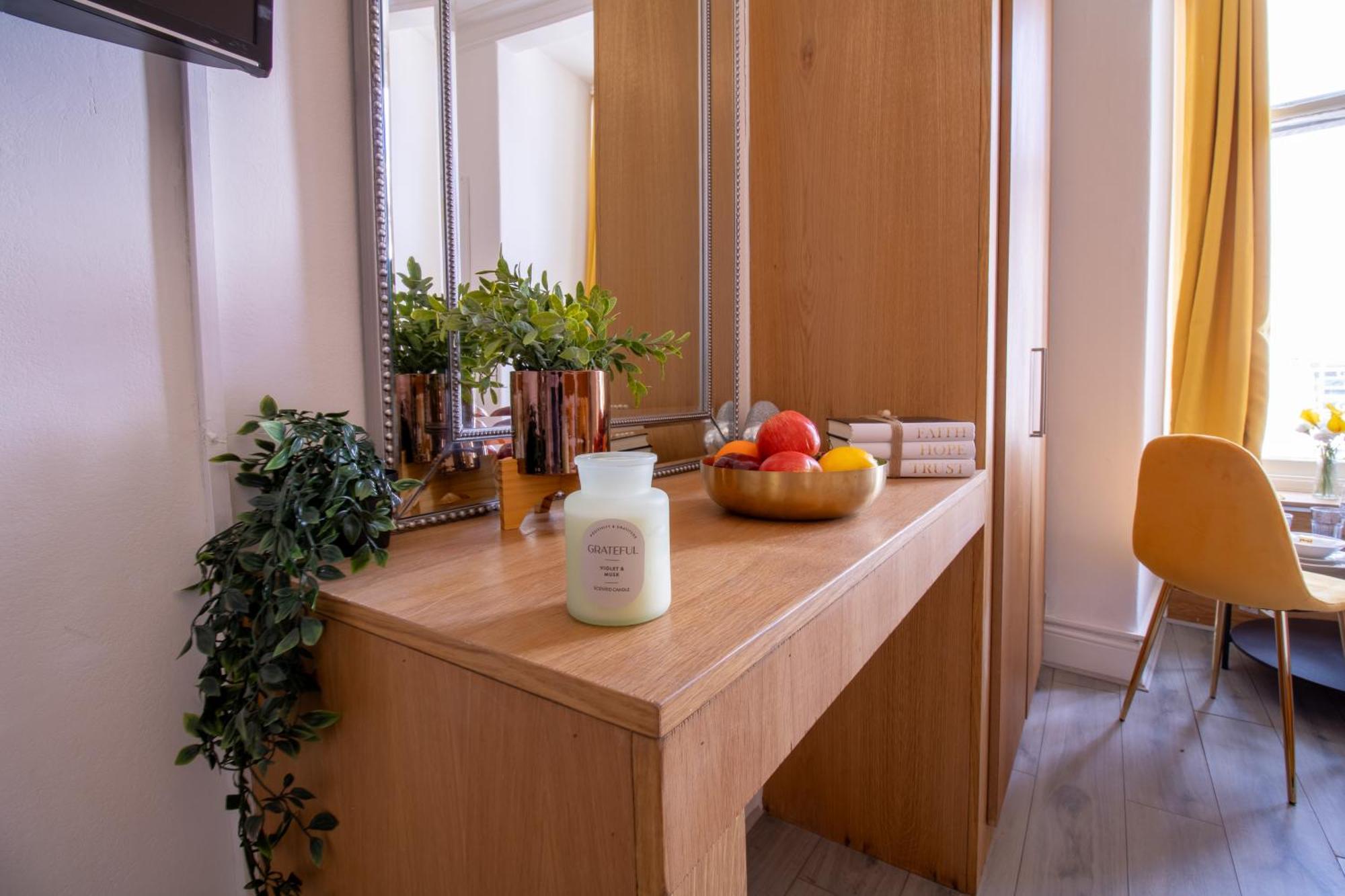 Spacious Studio Apartment On Oxford Street 9Gc London Exterior photo